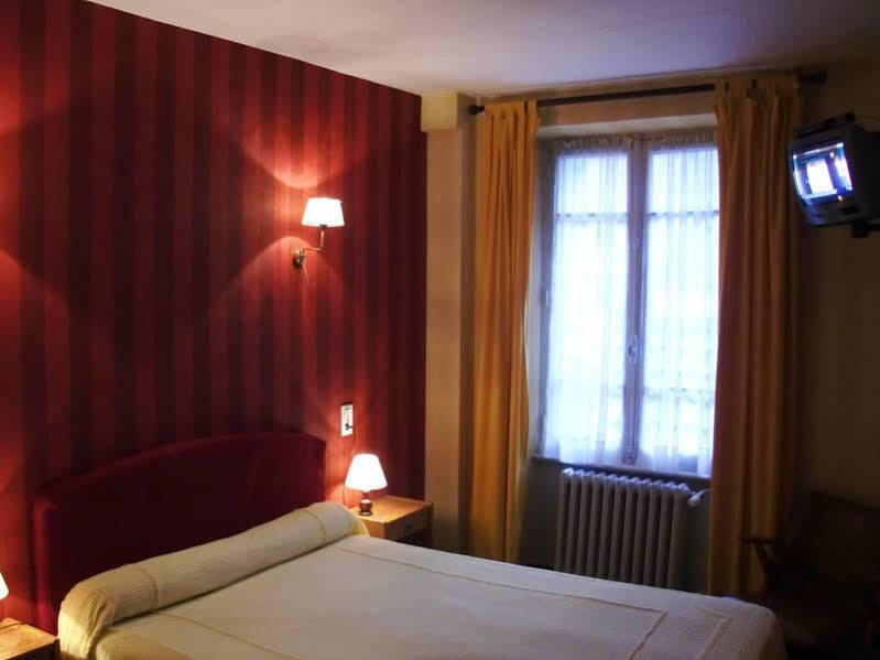 Hotel De Paris Poligny  Exterior foto